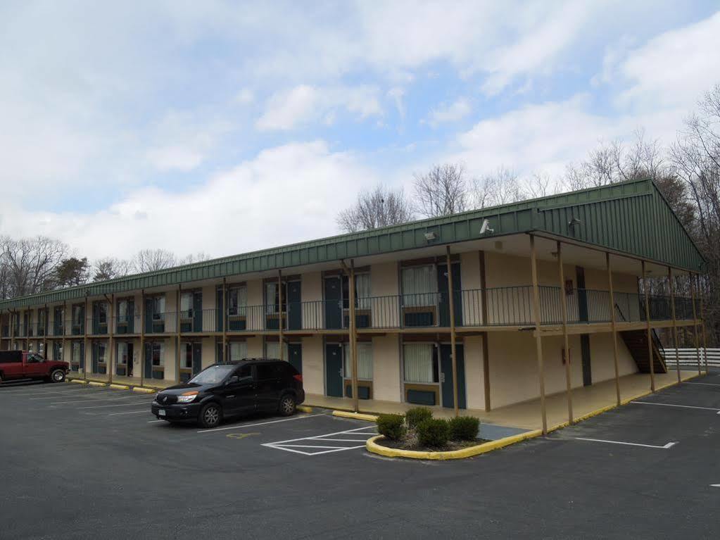 Red Roof Inn Fredericksburg North Esterno foto
